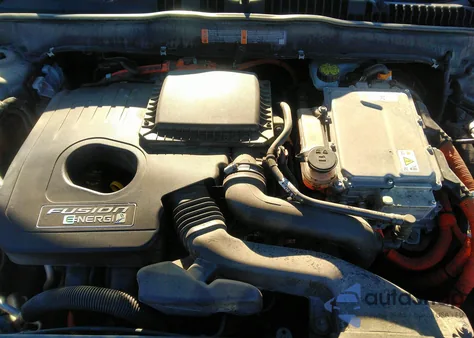 2016 Ford Fusion Energi Titanium from USA, damaged, VIN 3FA6P0SUXGR184269